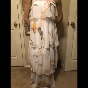 Beautiful dressy beach strapless dress.  White House Black Market.  Poly blend.